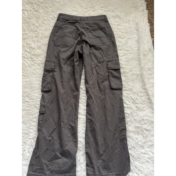 Hollister women's sz. 27 (4R) Ultra High Rise baggy cargo pants. Fantastic pair - Picture 8 of 9